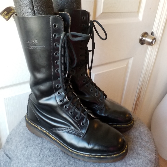 Dr. Martens Shoes - Dr. Martens 1914 Boots smooth black leather tall